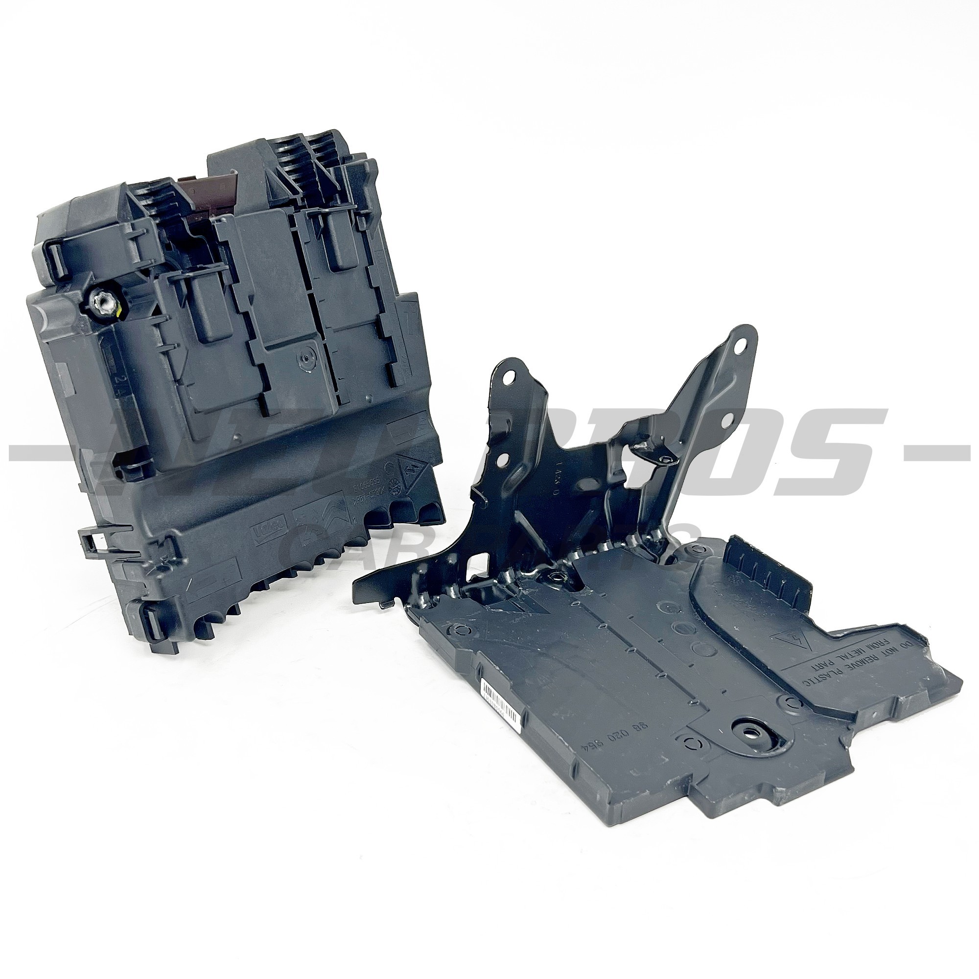 OE Battery Management Protection Unit Citroen C4 Peugeot 3008 5008 9675349880 OE Battery Management Protection Unit Citroen C4 Peugeot 3008 5008 9675349880